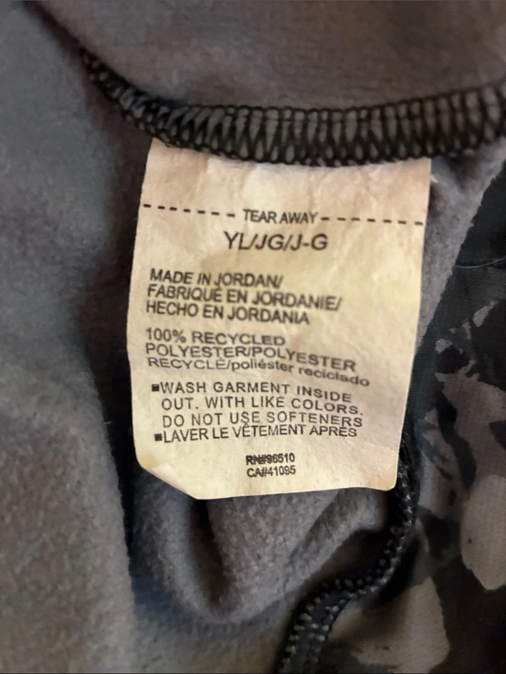 Under Armour hoodie in EUC, size Youth Large - Picture 6 of 6